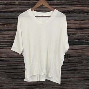 Tres Bien Cream Short Sleeve V-Neck Top